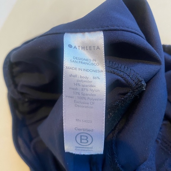 Athleta Mesh Racer Run Short 4” Small blue snakeskin - Picture 10 of 13